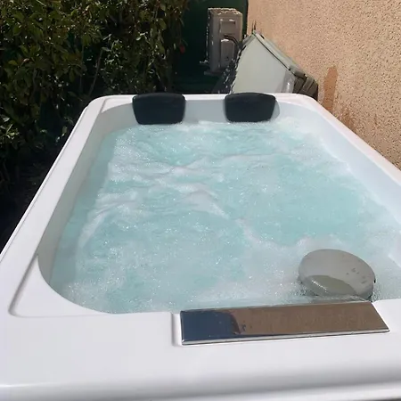 Mini Jardin Jacuzzi, Vue Mer, 300m Des Plages